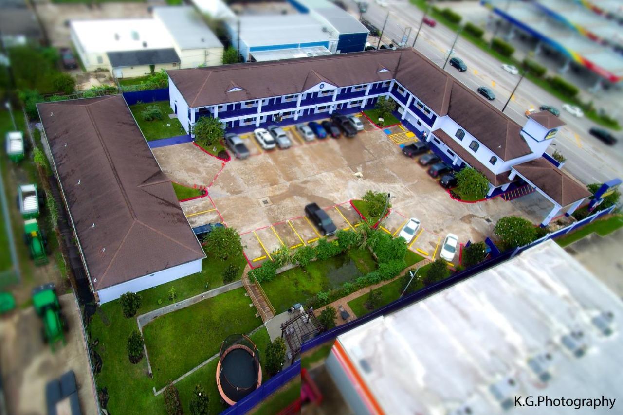 Scottish Inn And Suites Houston-Jones Road Louetta ภายนอก รูปภาพ
