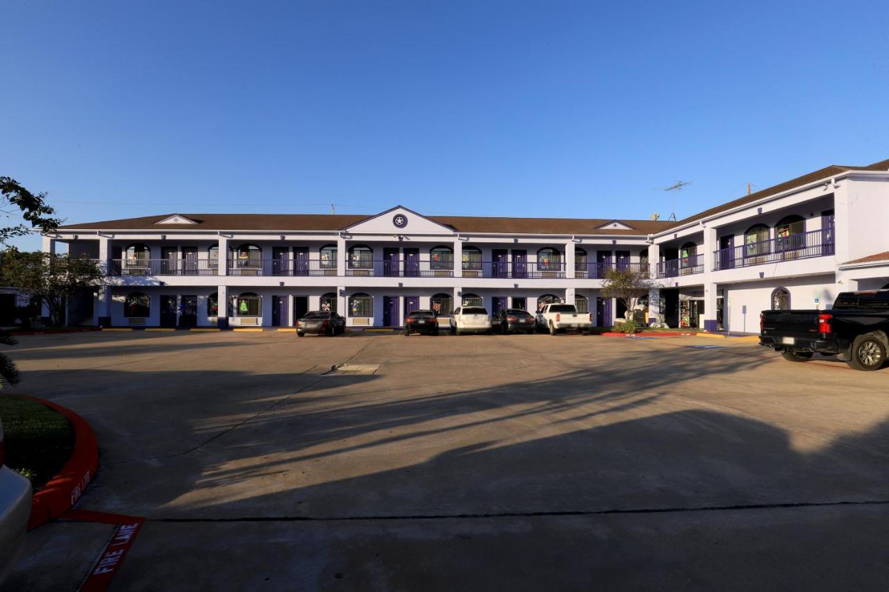 Scottish Inn And Suites Houston-Jones Road Louetta ภายนอก รูปภาพ