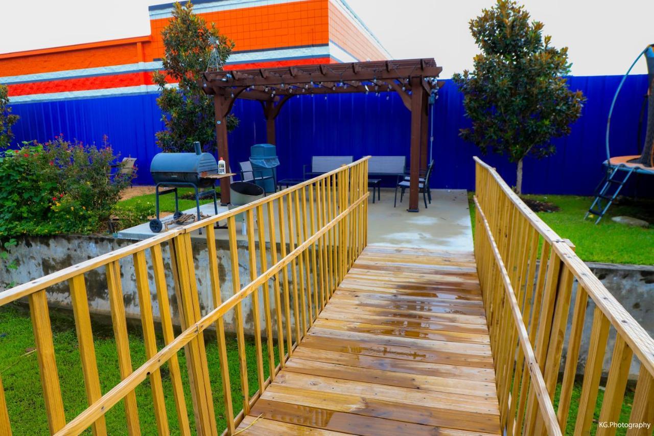 Scottish Inn And Suites Houston-Jones Road Louetta ภายนอก รูปภาพ